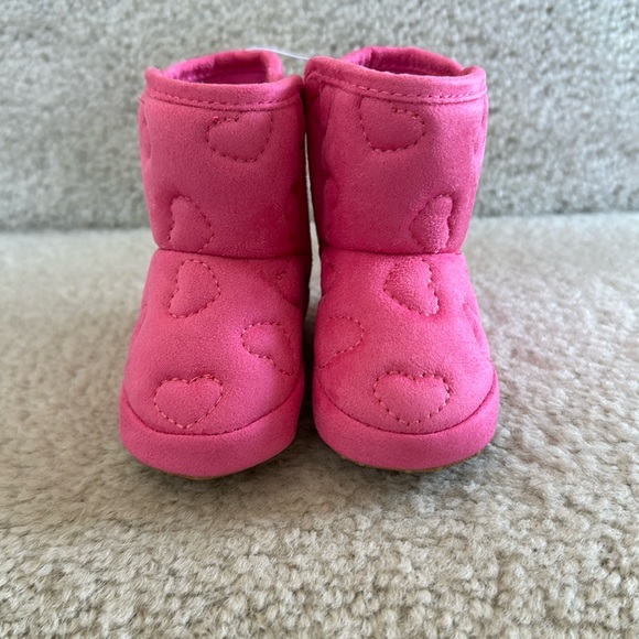 Old Navy Quilted Heart Boots for Baby - Picture 6 of 16
